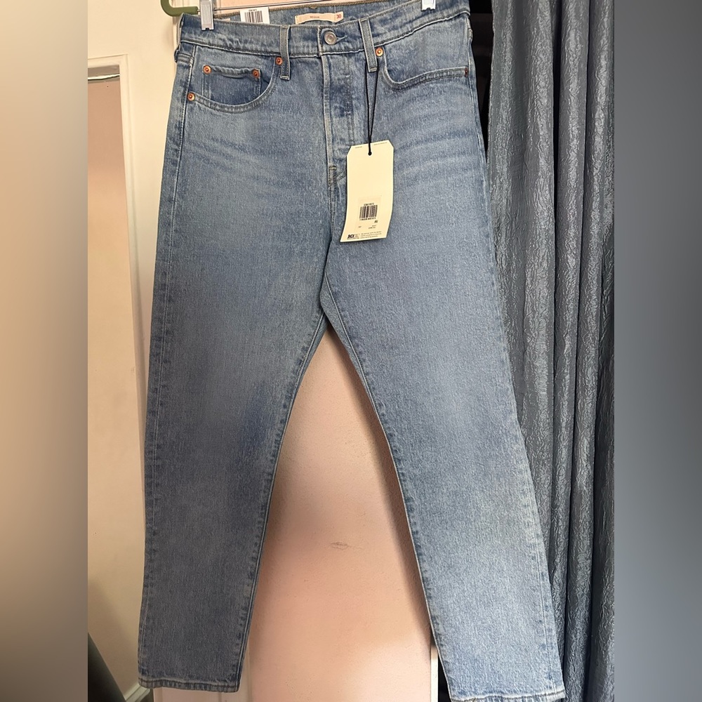 LEVIS WEDGIE HIGH RISE JEANS